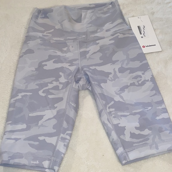 Lululemon Wunder Under Short 10" Ribbed Size 4 NWT - Picture 3 of 6